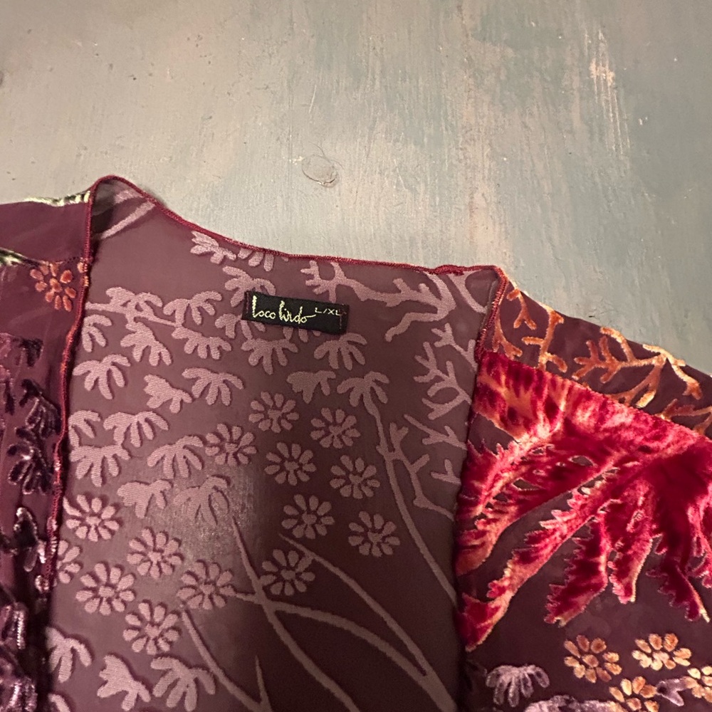 Loco lindo silk cardigan type shrug - Picture 3 of 5